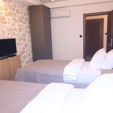 Apartmani Fantasia Cetinje Esterno foto
