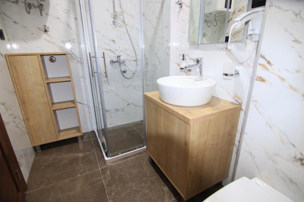 Apartmani Fantasia Cetinje Esterno foto