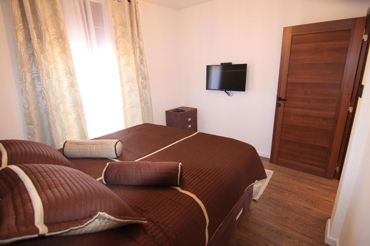 Apartmani Fantasia Cetinje Esterno foto