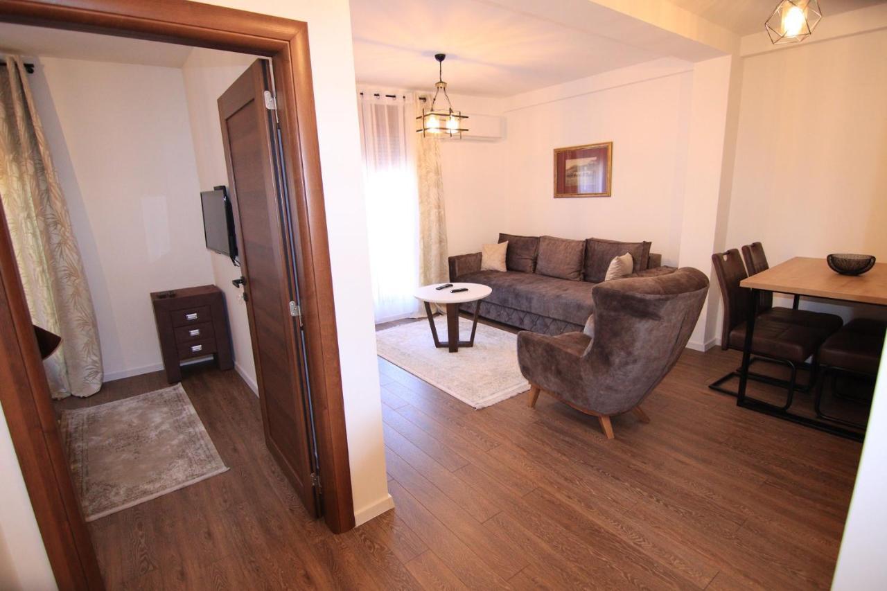 Apartmani Fantasia Cetinje Esterno foto