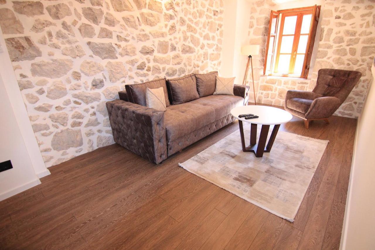 Apartmani Fantasia Cetinje Esterno foto