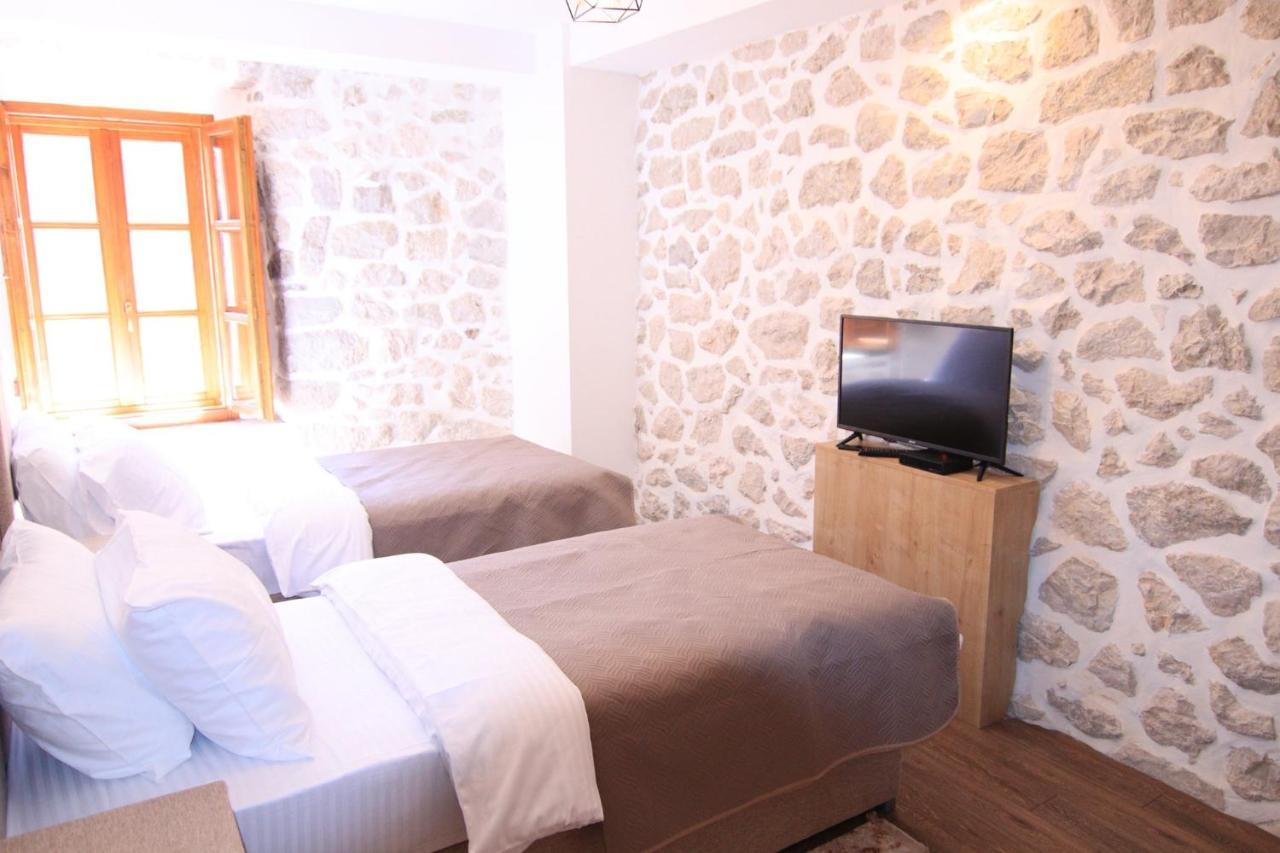 Apartmani Fantasia Cetinje Esterno foto
