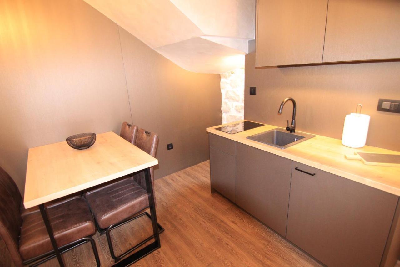 Apartmani Fantasia Cetinje Esterno foto