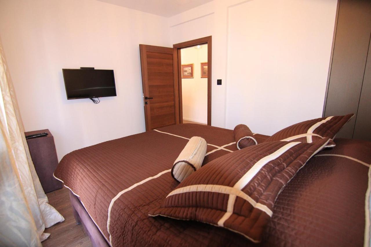 Apartmani Fantasia Cetinje Esterno foto