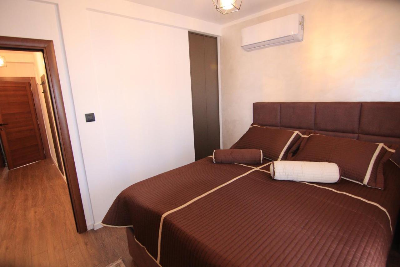 Apartmani Fantasia Cetinje Esterno foto