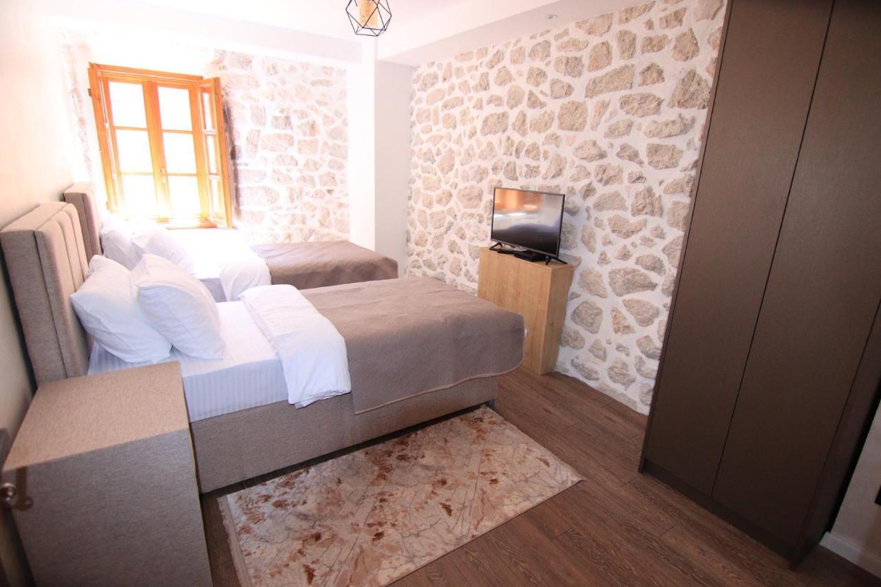 Apartmani Fantasia Cetinje Esterno foto