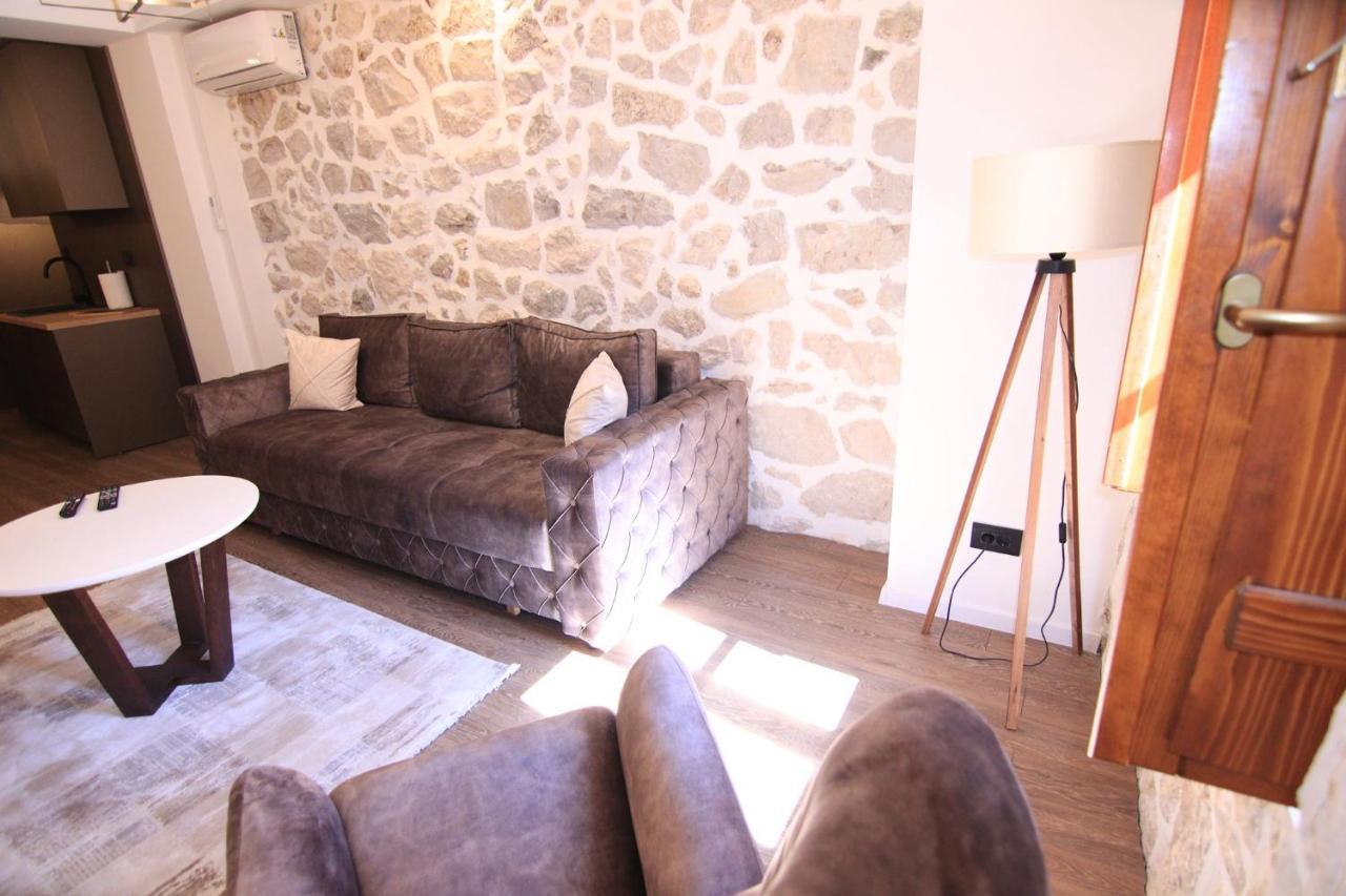 Apartmani Fantasia Cetinje Esterno foto
