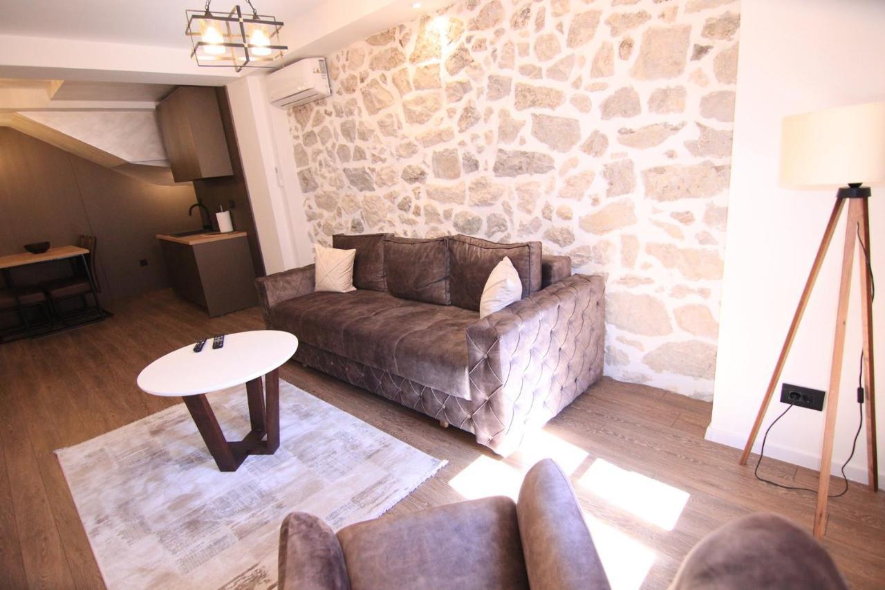 Apartmani Fantasia Cetinje Esterno foto
