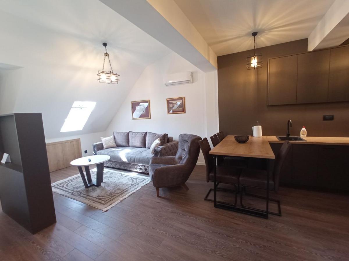 Apartmani Fantasia Cetinje Esterno foto