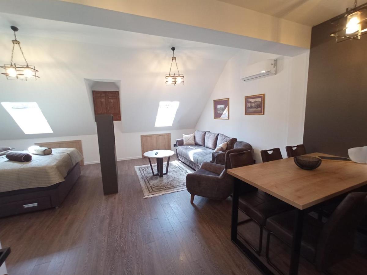 Apartmani Fantasia Cetinje Esterno foto